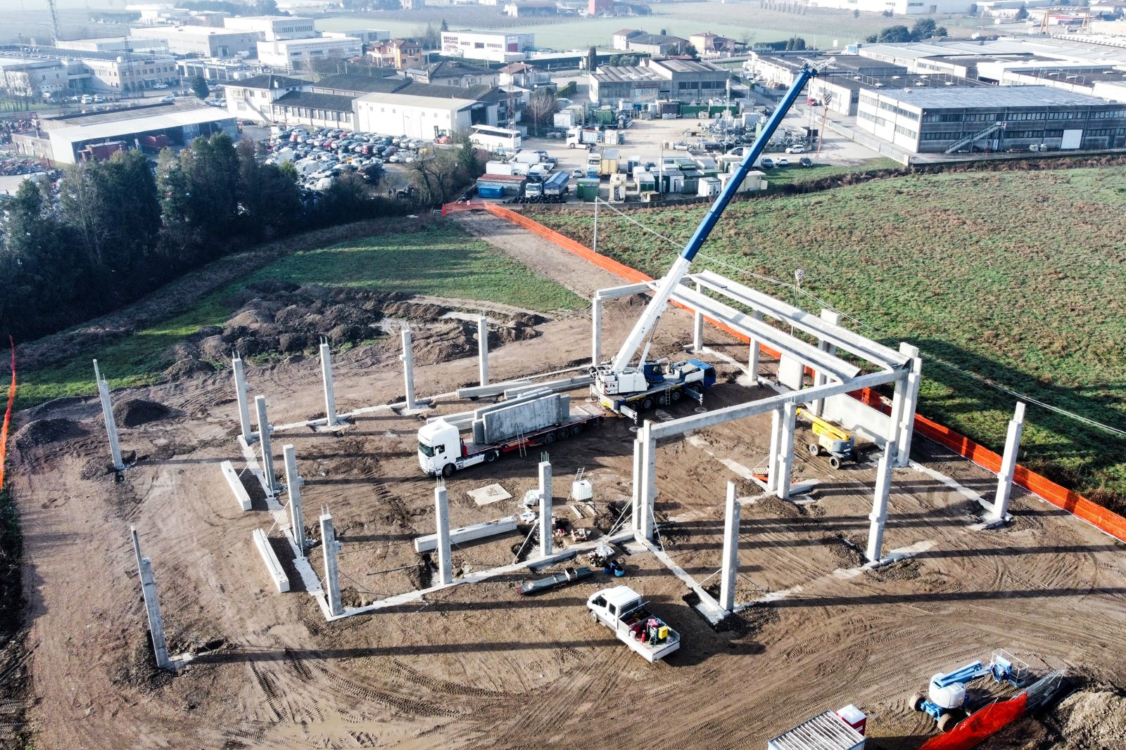 Officine Mantovan: il cantiere in montaggio, dall'alto